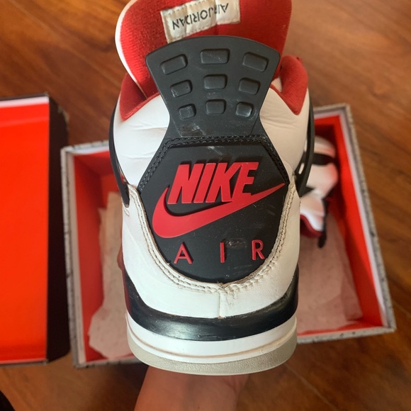 Jordan 4 Fire Red (2020) - Picture 9 of 11